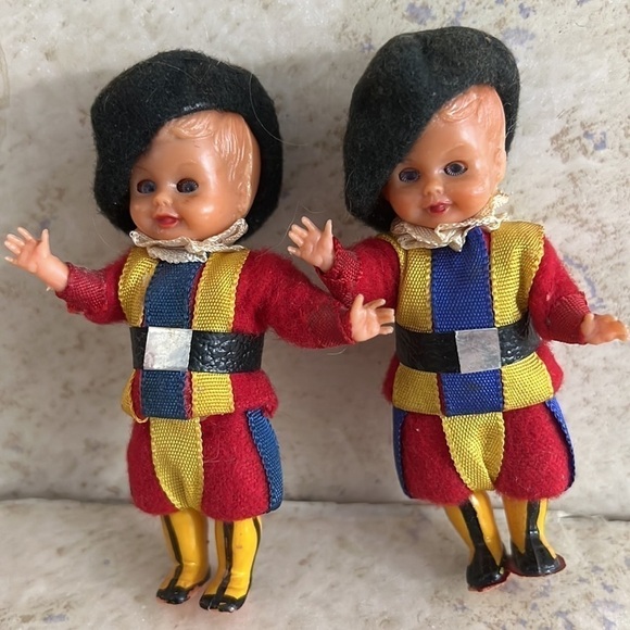 Vintage Celluloid Blinking Eyes Roma Guard Dolls Vatican - Picture 2 of 5